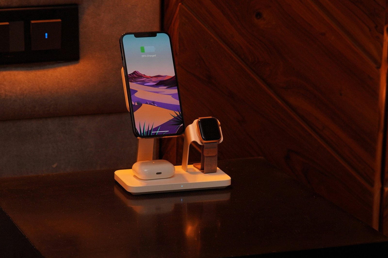 soporte de carga inalámbrica con smartphone